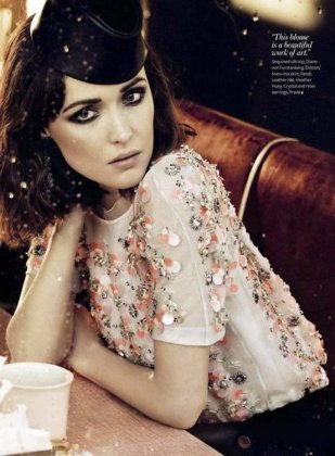 罗斯·波恩复古妆容女王范十足