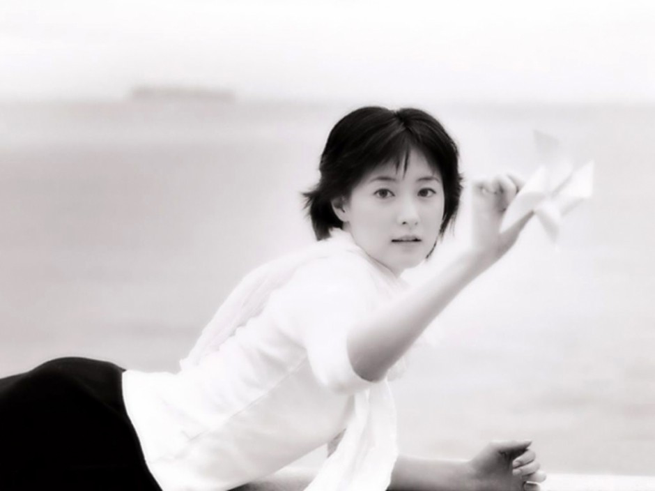 韩国女演员李爱英笑容甜美迷人写真