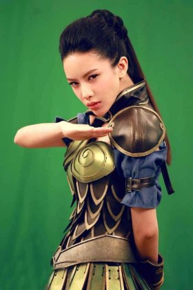 大陆女演员潘霜霜代言游戏cos图片