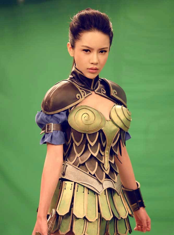 大陆女演员潘霜霜代言游戏cos图片