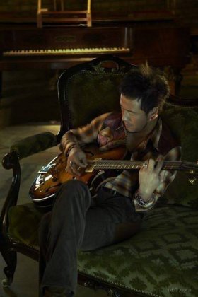 歌者杨坤早期青涩珍贵写真