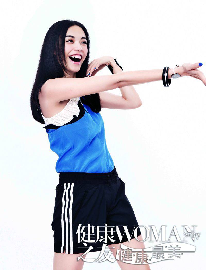 内地女演员姚晨尽显时尚休闲靓照