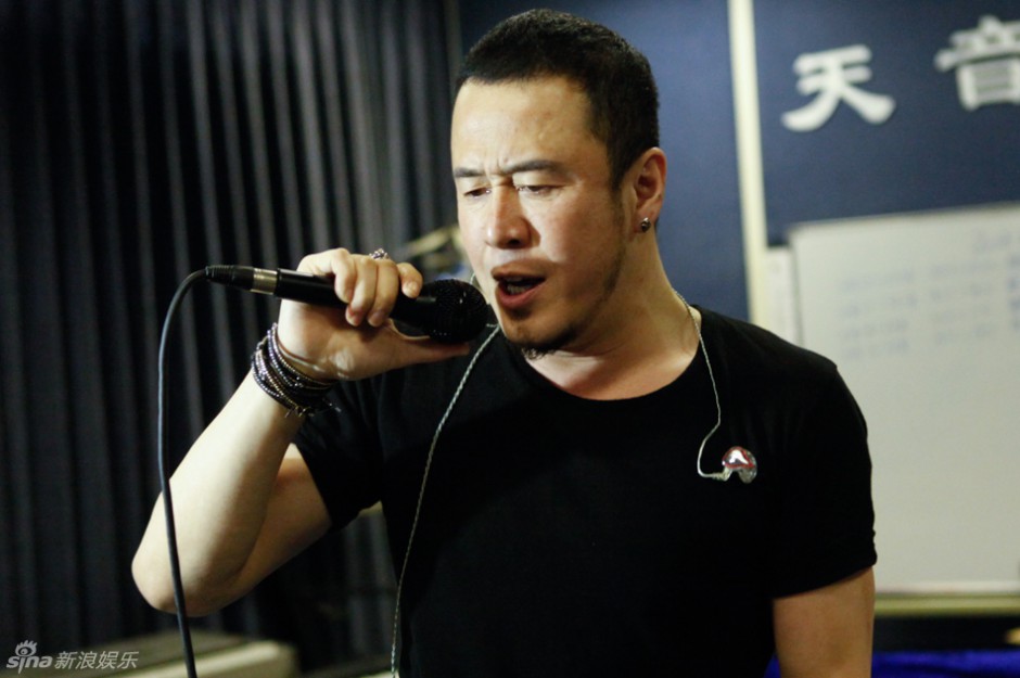 杨坤为演唱会精心彩排花絮组图