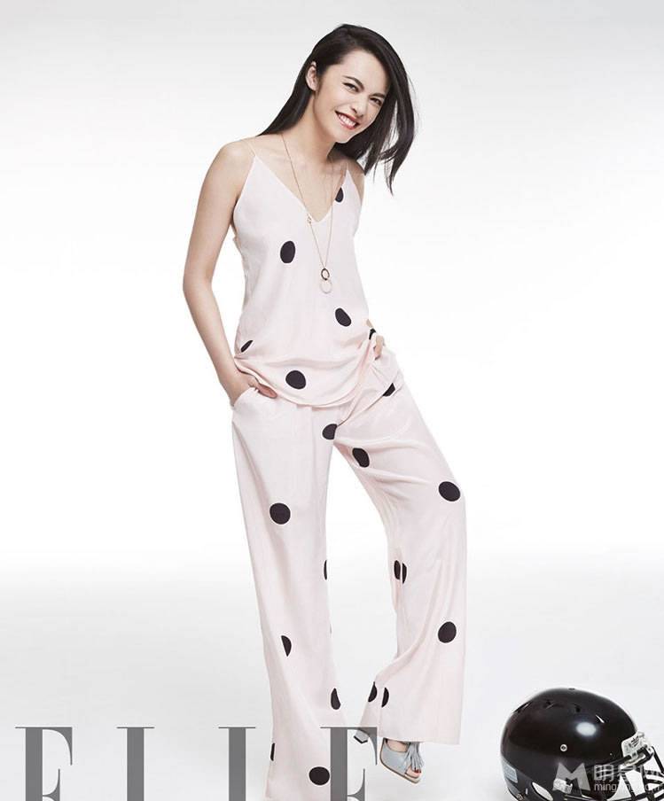 姚晨ELLE封面写真 大玩运动混搭性感风