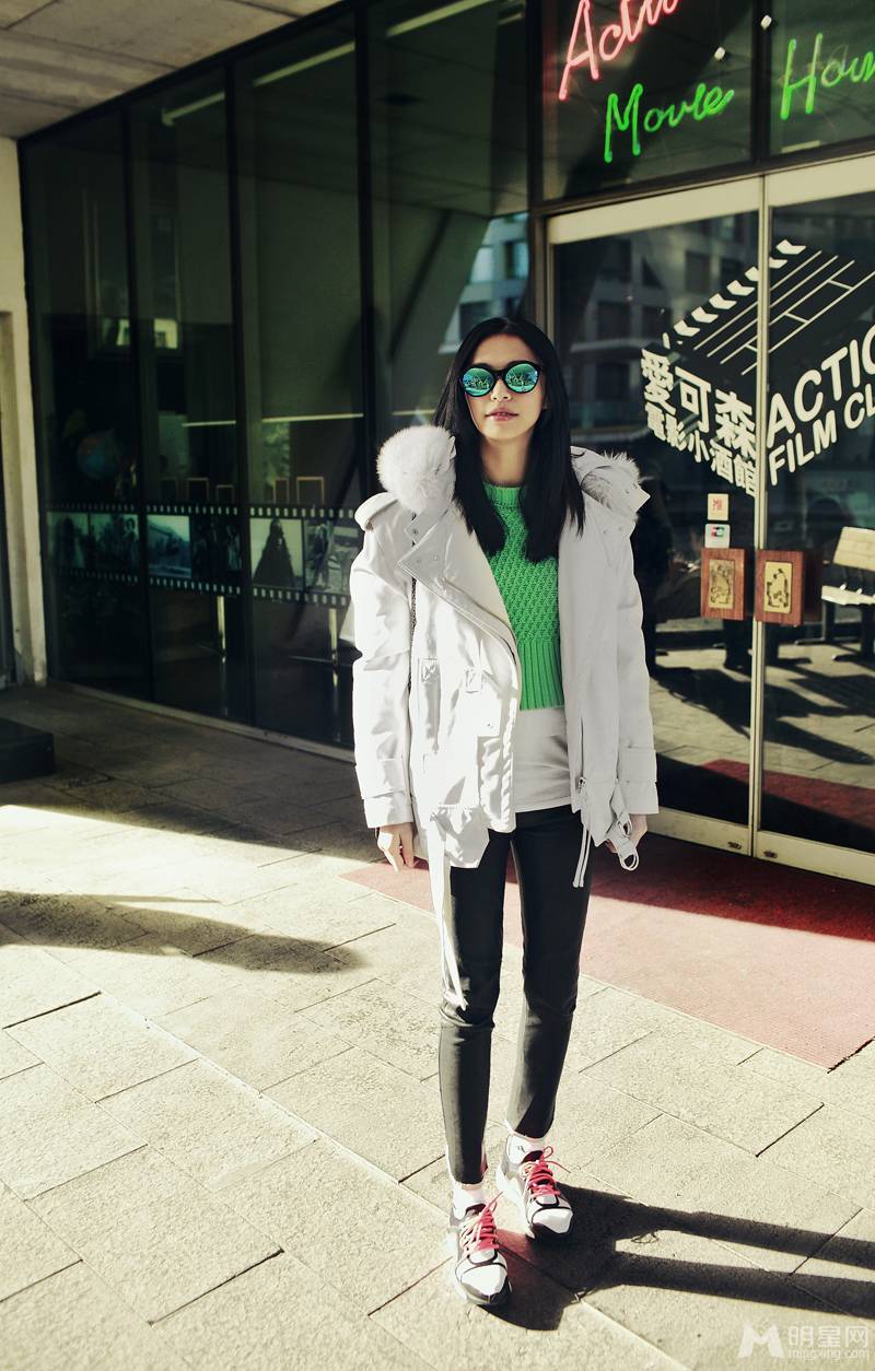 姚晨冬日潮范时尚街拍写真