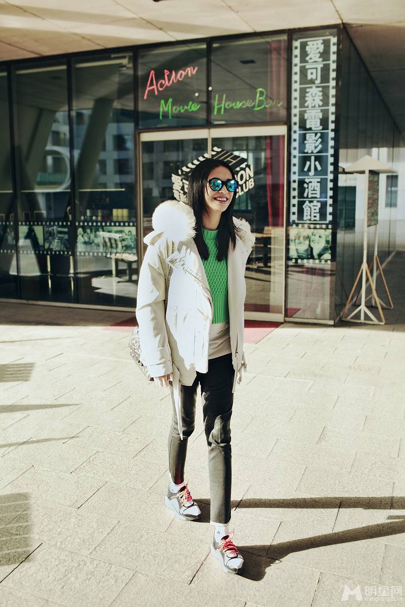 姚晨冬日潮范时尚街拍写真