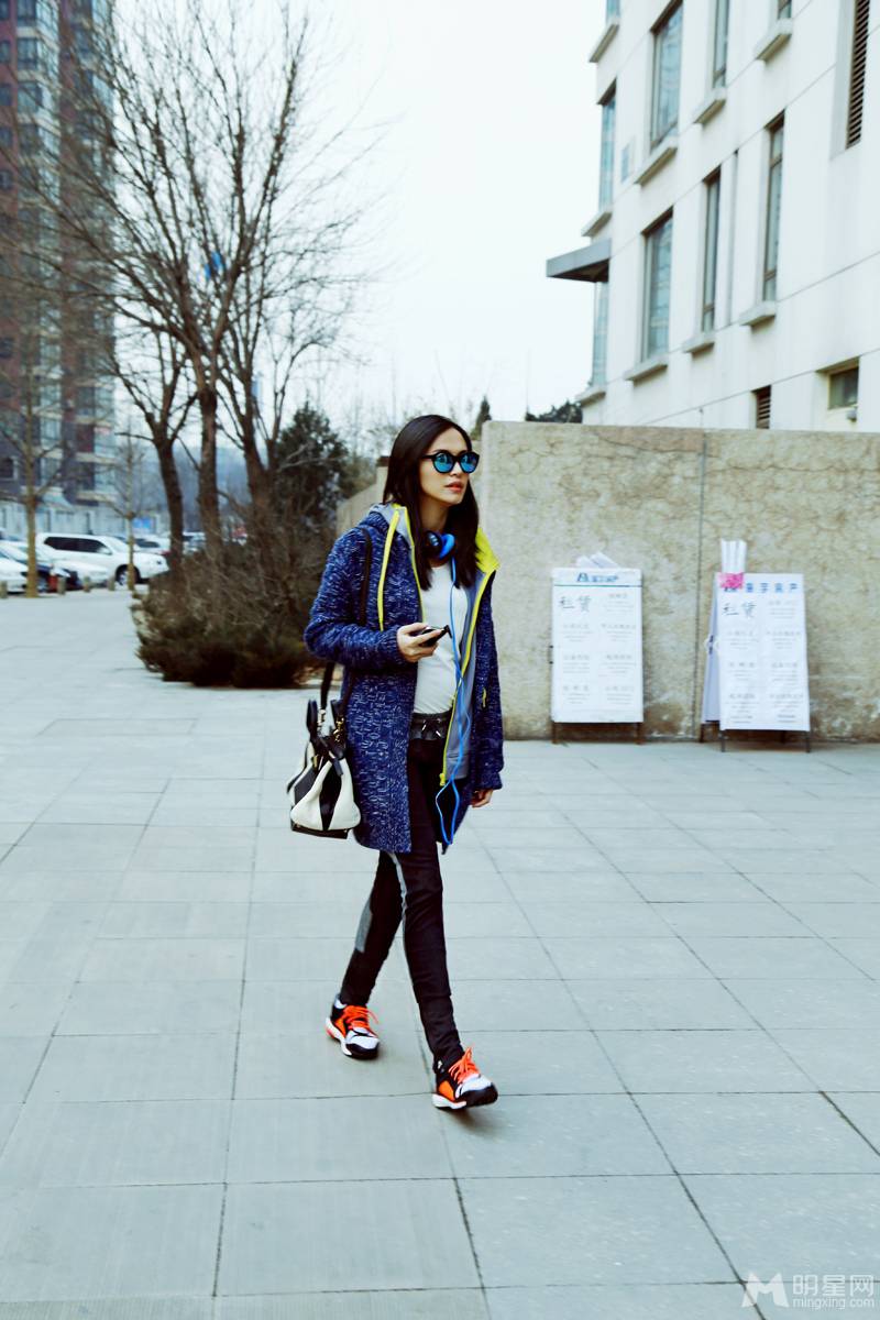 姚晨冬日潮范时尚街拍写真