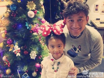 圣诞节黄磊一家俏皮欢乐亲密无间