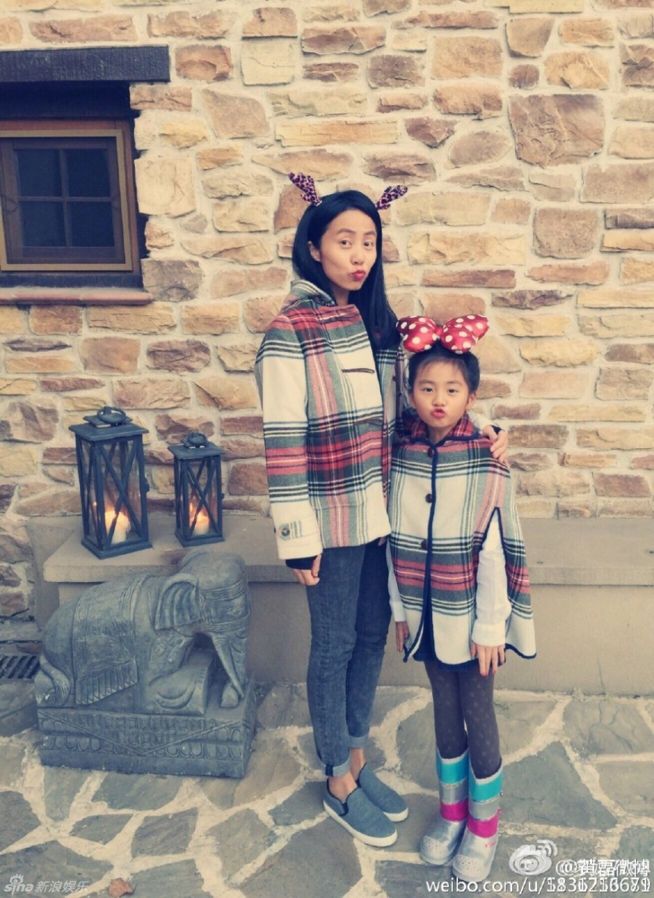 圣诞节黄磊一家俏皮欢乐亲密无间