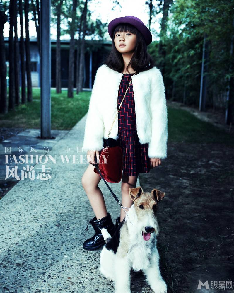 黄磊携妻女帅气拍摄写真 一家甜蜜温暖爱意浓