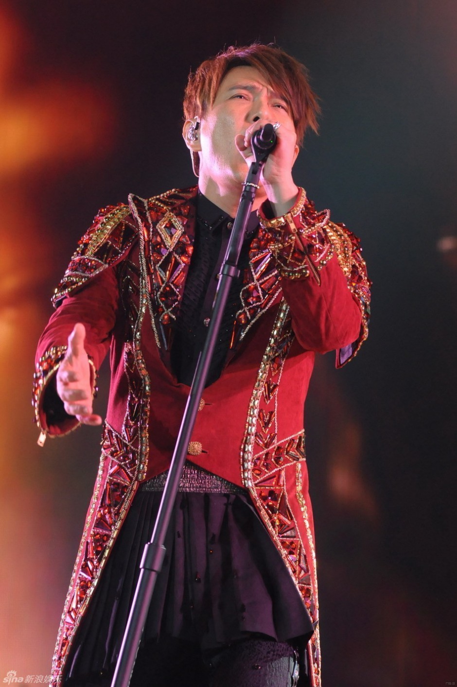 情歌王子张信哲演唱会深情迷人