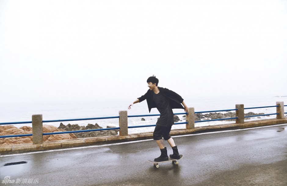 活力少年白举纲帅气写真青春气息浓