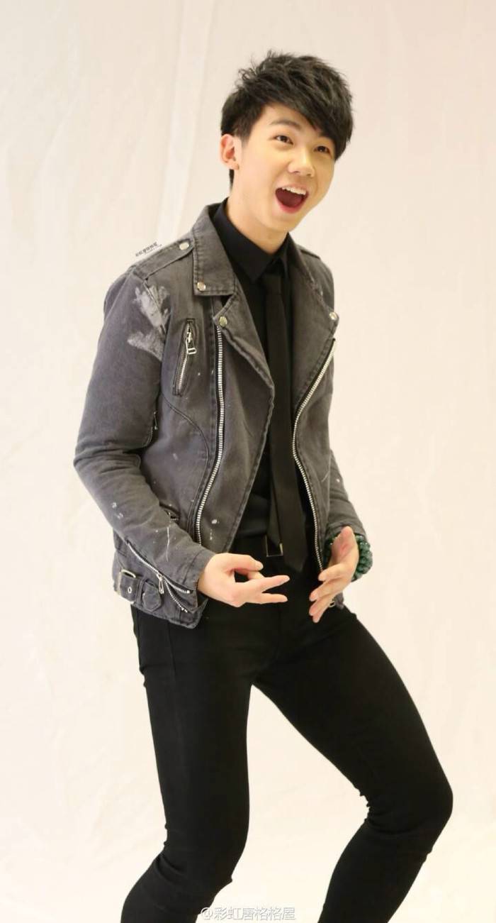 白举纲少年清新风格写真 尽现年轻活力