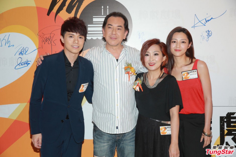 张敬轩出席活动与众演员亲密互动