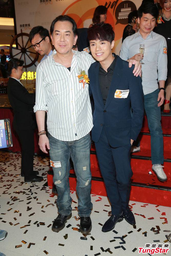 张敬轩出席活动与众演员亲密互动