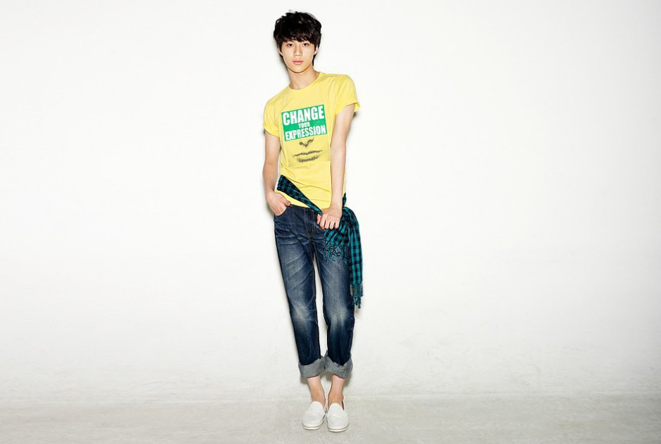 韩国人气男星李泰民帅气写真 百变造型迷人