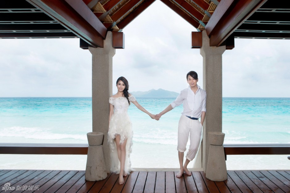 陶喆与娇妻精美婚纱照 恩爱亲密羡煞旁人