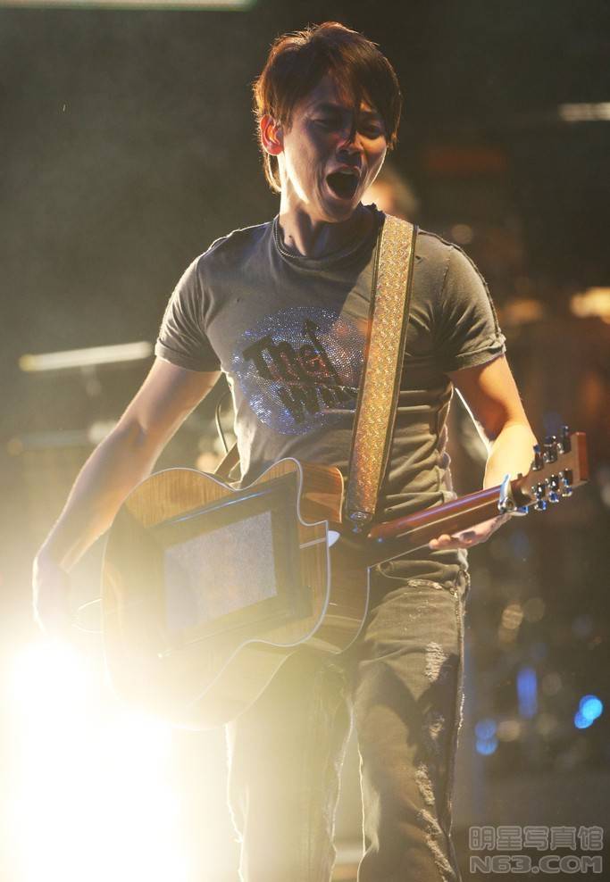 台湾歌手陶喆出道早期珍贵青涩写真