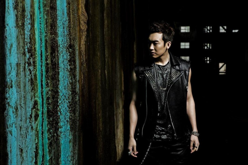 内地男明星尽显摇滚霸气宣传写真