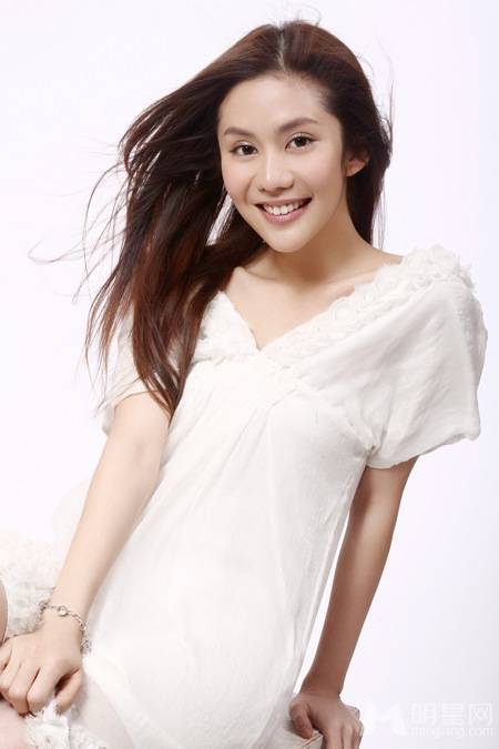 荧屏夫妻田家达王宇婕时尚装扮写真