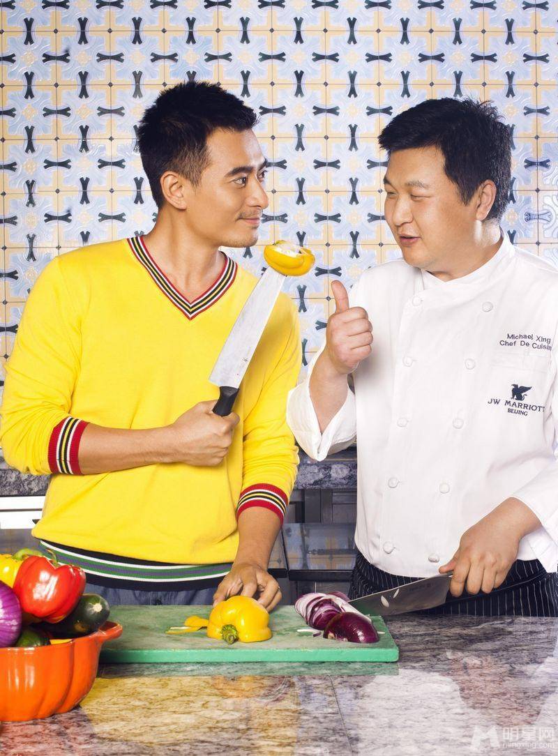 模范夫妻陈龙章龄之大秀恩爱幸福