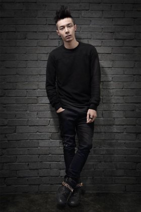 型男周柏豪时尚写真 潮牌搭配显帅气