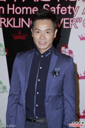 影星郭晋安出席活动 西装革履显帅气