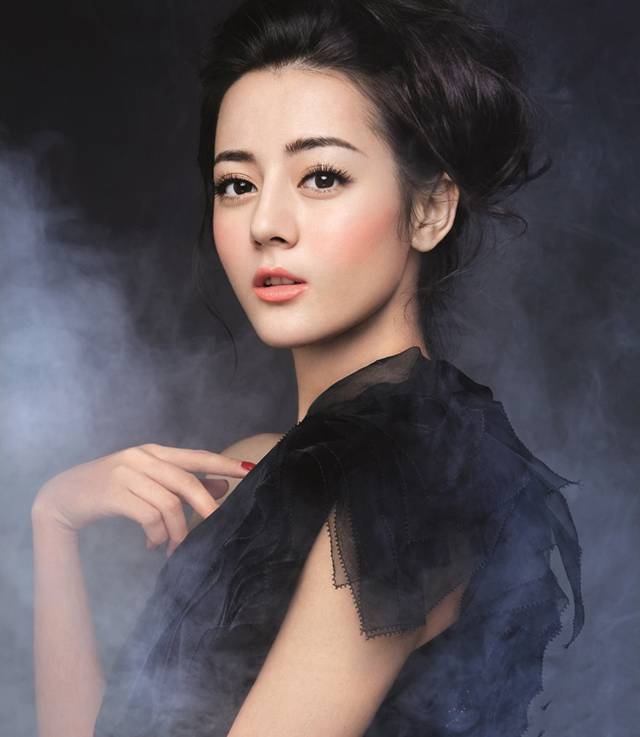 新生代美女演员迪丽热巴 优雅天仙魅力写真