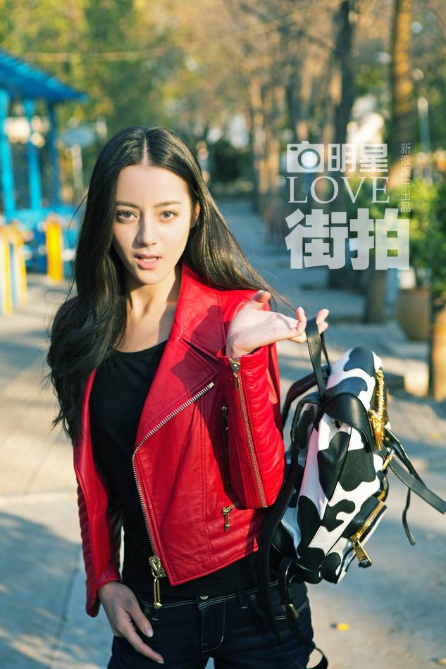 内地新生代迪丽热巴时尚街拍 早春搭配优雅知性