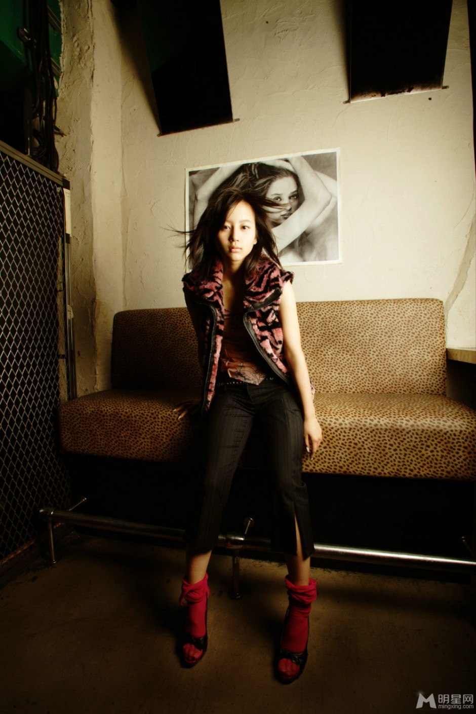 堀北真希散发性感狂野魅力