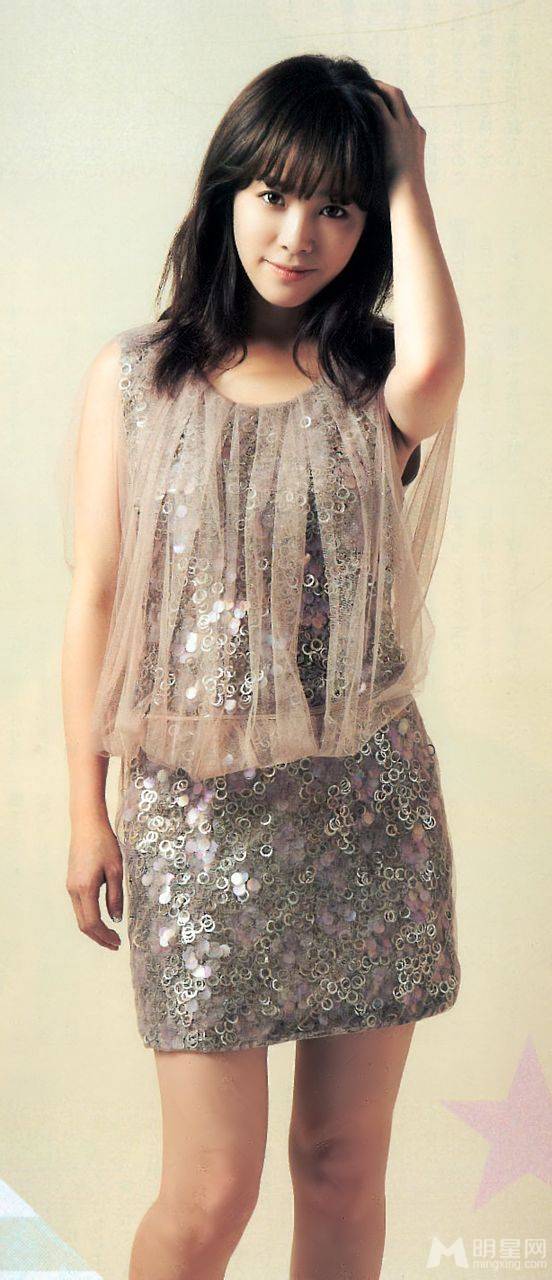 韩国女演员韩志旼美丽大方写真照