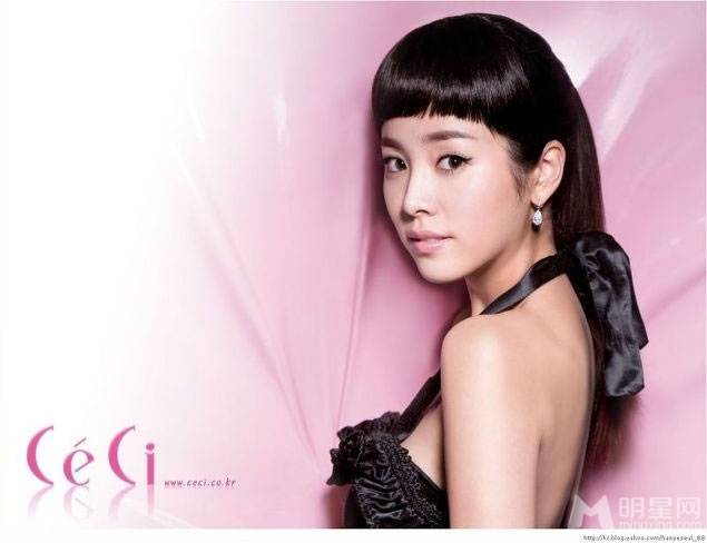 韩国女演员韩志旼美丽大方写真照