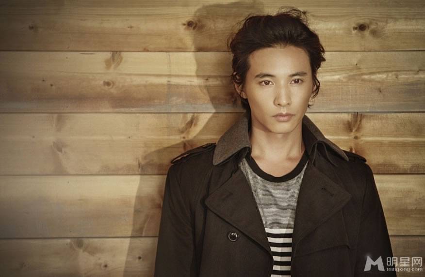 元斌姜素拉代言休闲服饰演绎时尚情侣