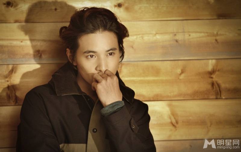 元斌姜素拉代言休闲服饰演绎时尚情侣