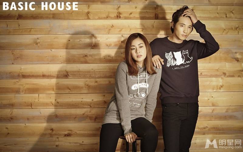 元斌姜素拉代言休闲服饰演绎时尚情侣