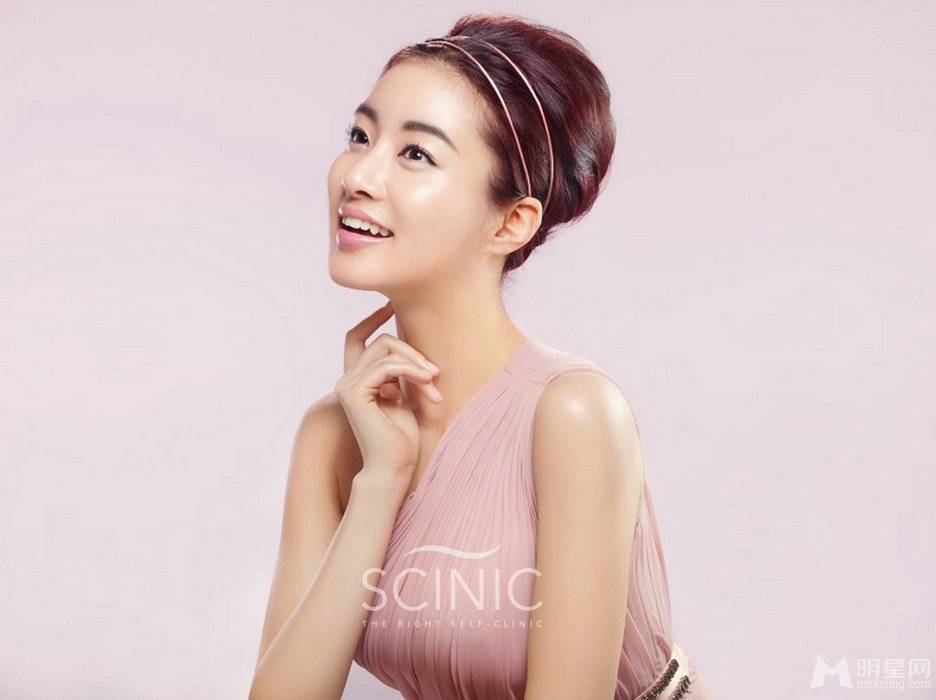 韩国人气女星姜素拉优雅迷人靓照