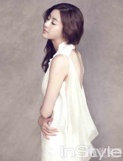 韩国女演员姜素拉尽显优雅女神风范写真