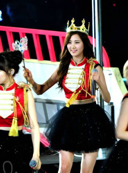 韩星徐珠贤光彩靓丽登舞台图集