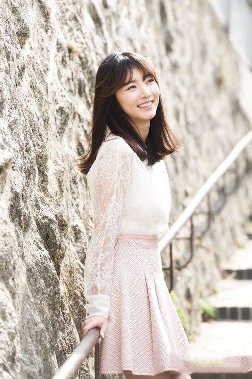 裴涩琪甜美清纯如邻家女孩写真