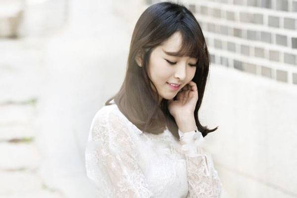 裴涩琪甜美清纯如邻家女孩写真