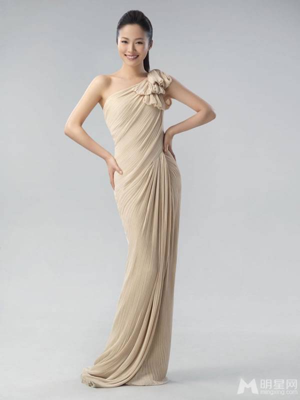 中国女演员江一燕穿旗袍彰显古典之美