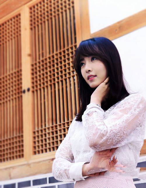 裴涩琪甜美清纯如邻家女孩写真