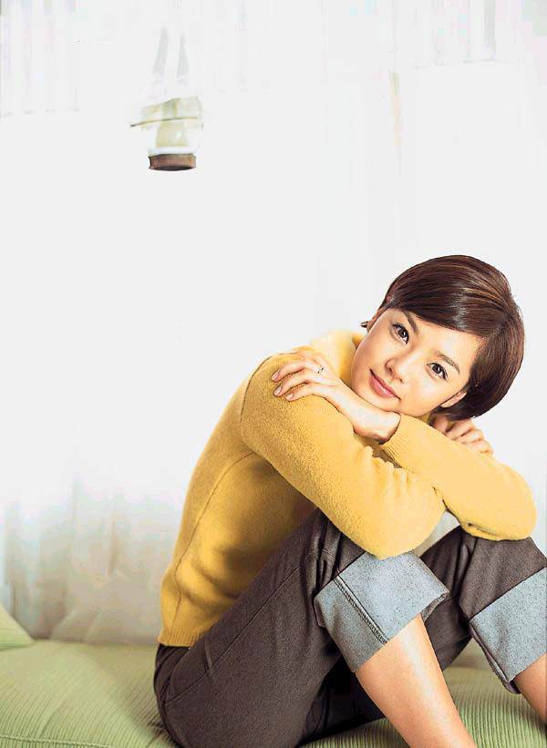 韩国女星蔡琳甜美迷人靓照