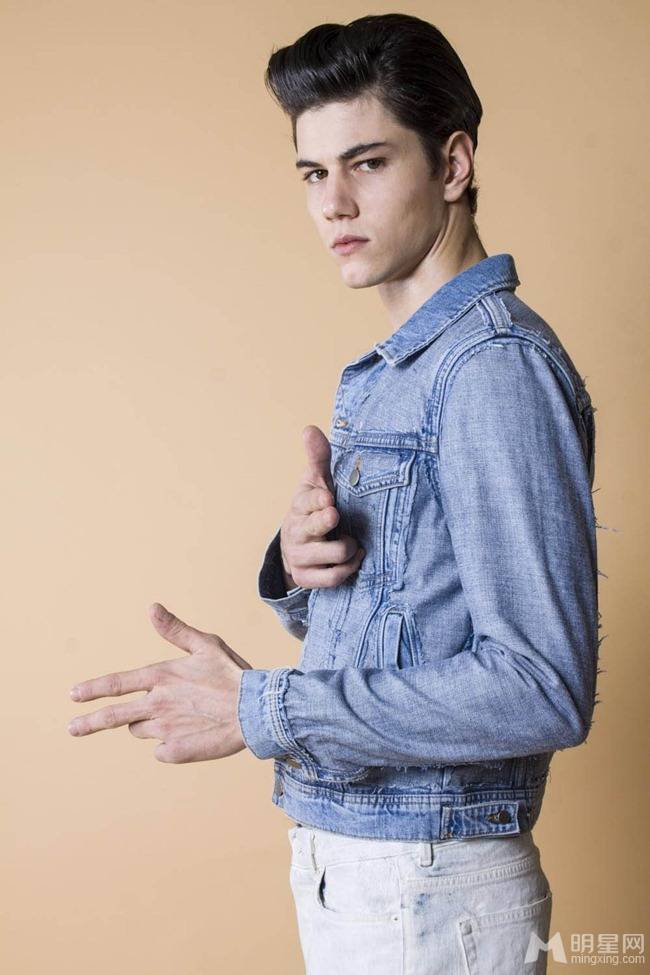 意大利男模Simone Nobili颜值爆表迷人照