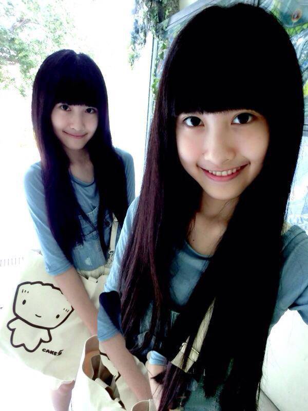 萝莉双胞胎Sandy&Mandy清纯甜美照