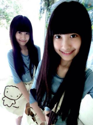 萝莉双胞胎Sandy&Mandy清纯甜美照