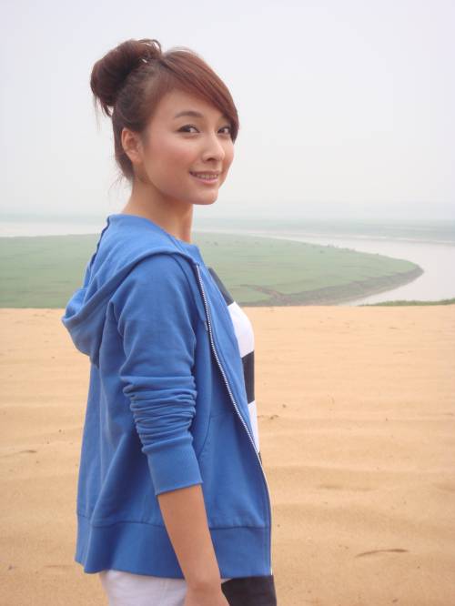 节目主持人吴昕自然清新生活照