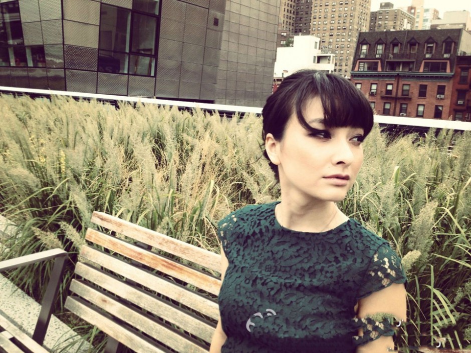 电视节目主持人吴昕优雅知性美照