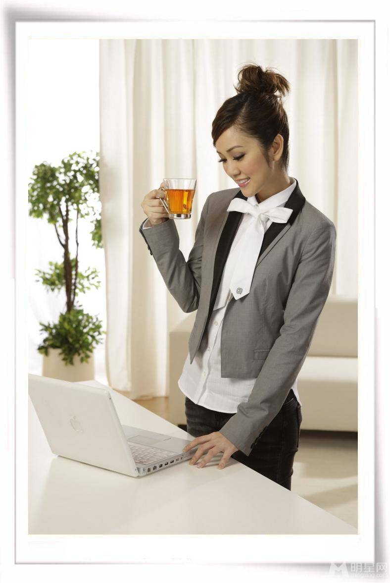 谢安琪广告代言优雅居家写真