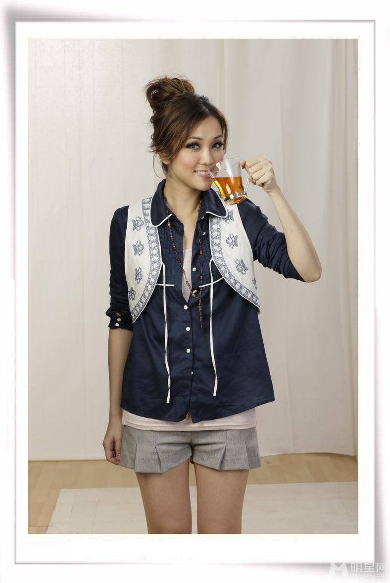 谢安琪广告代言优雅居家写真